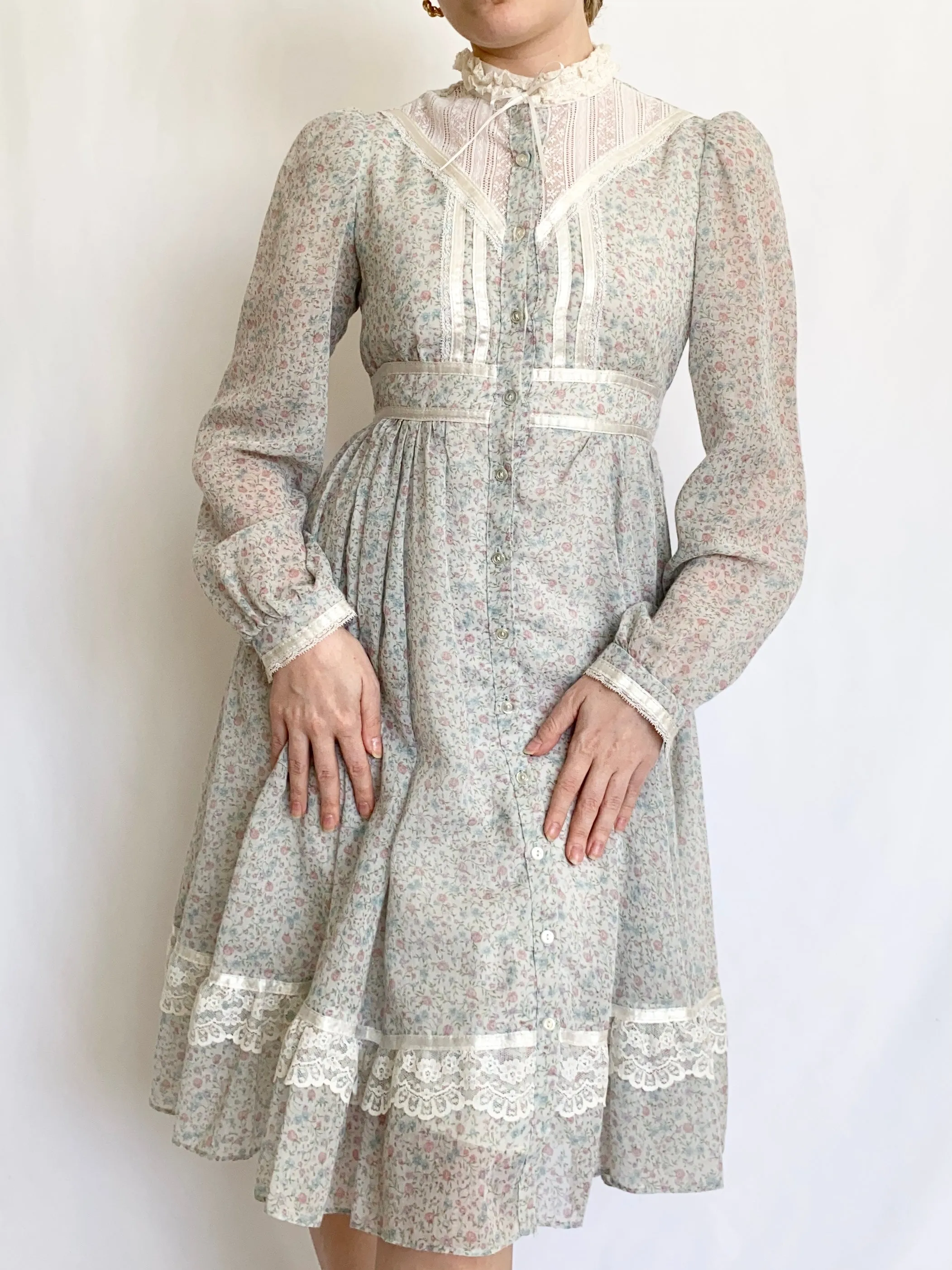 1970s Gunne Sax Ditzy Floral Victorian Inspired Prairie Dress (XXS)