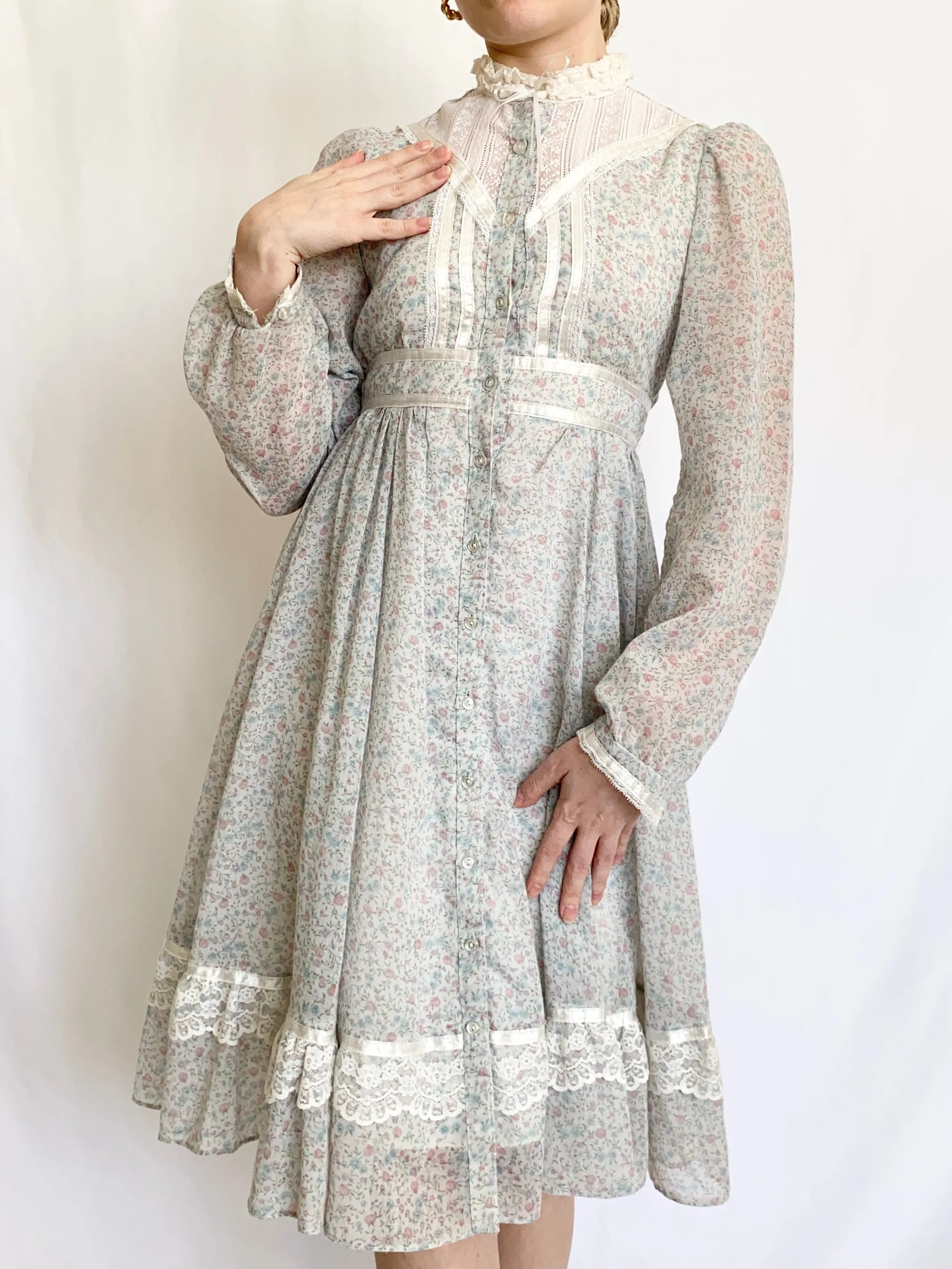 1970s Gunne Sax Ditzy Floral Victorian Inspired Prairie Dress (XXS)