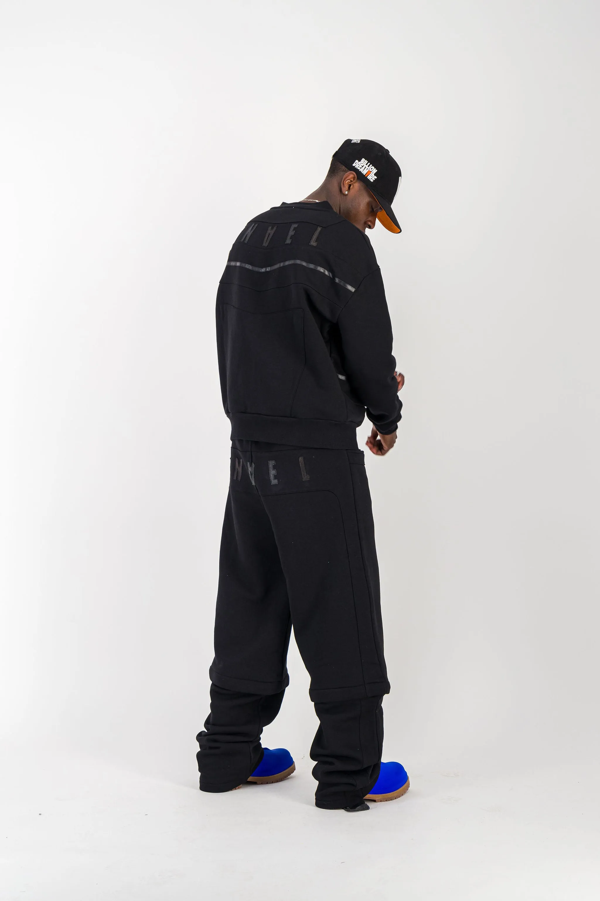 BLACK CONVERTIBLE JOGGER PANTS W/ LEATHER LOGO