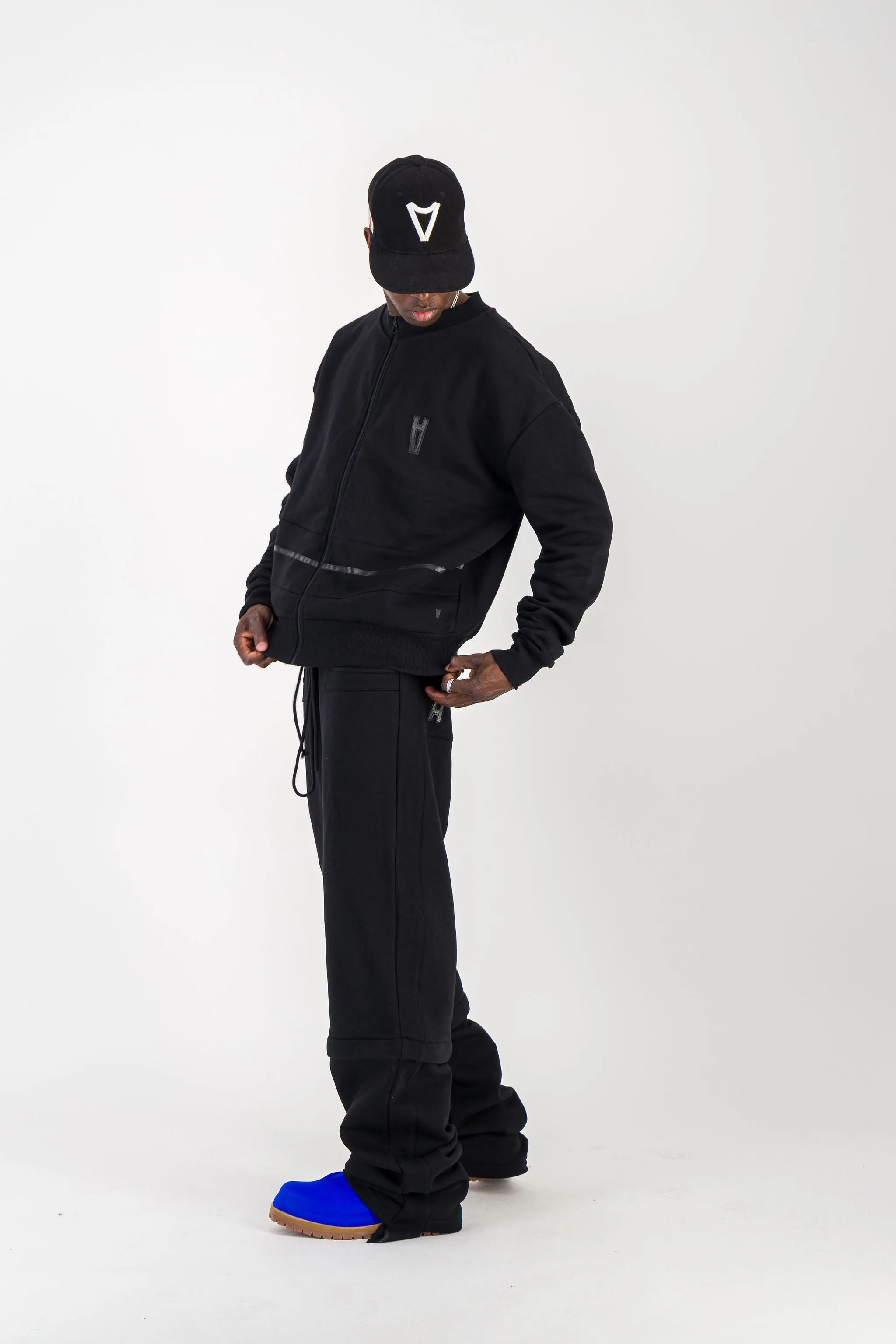 BLACK CONVERTIBLE JOGGER PANTS W/ LEATHER LOGO