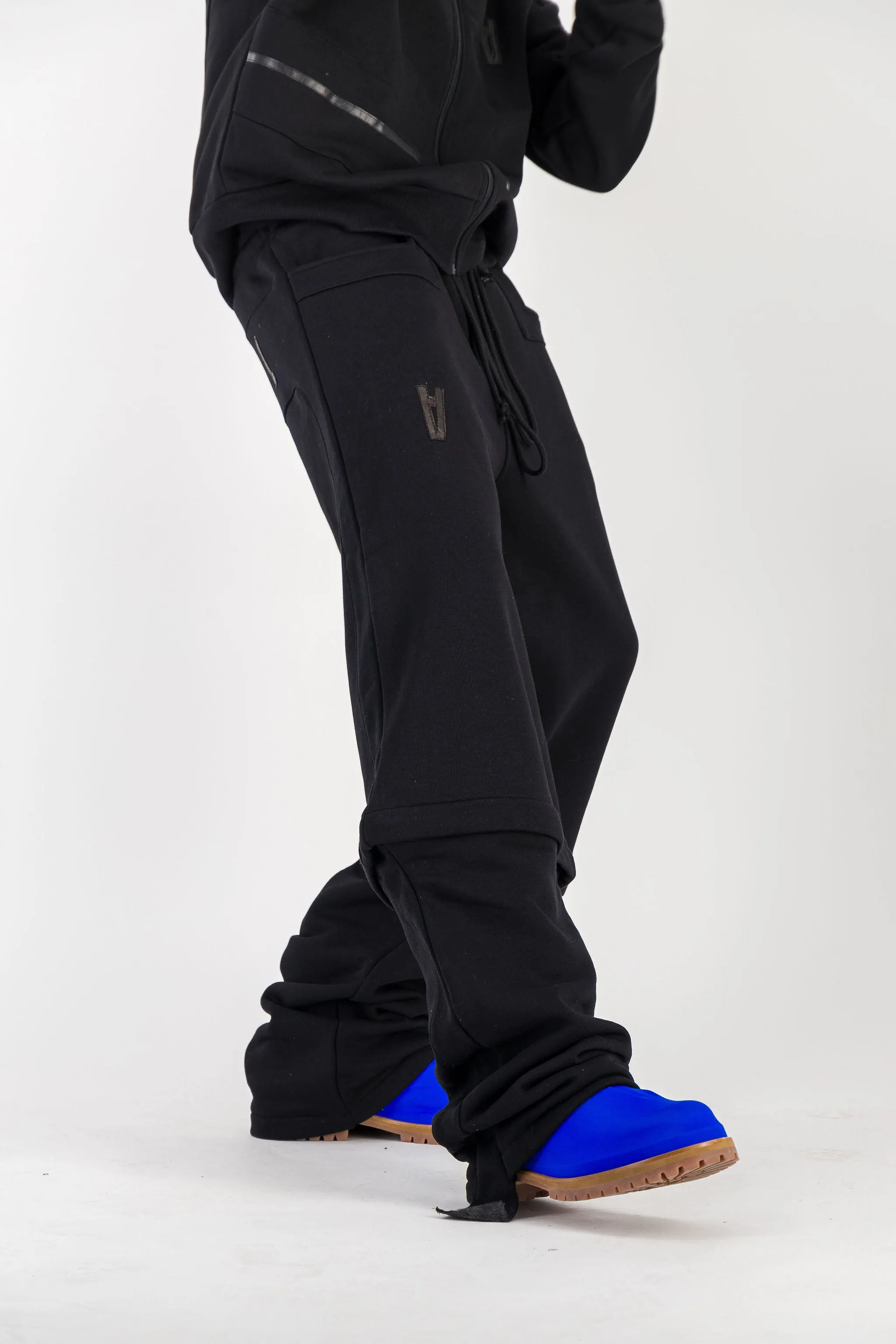BLACK CONVERTIBLE JOGGER PANTS W/ LEATHER LOGO