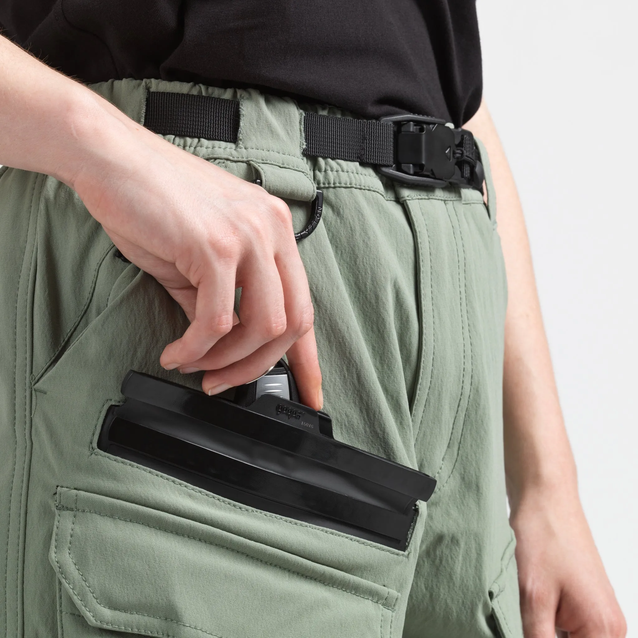 Elyzion "Yangzi" Cargo Shorts - Oil Green