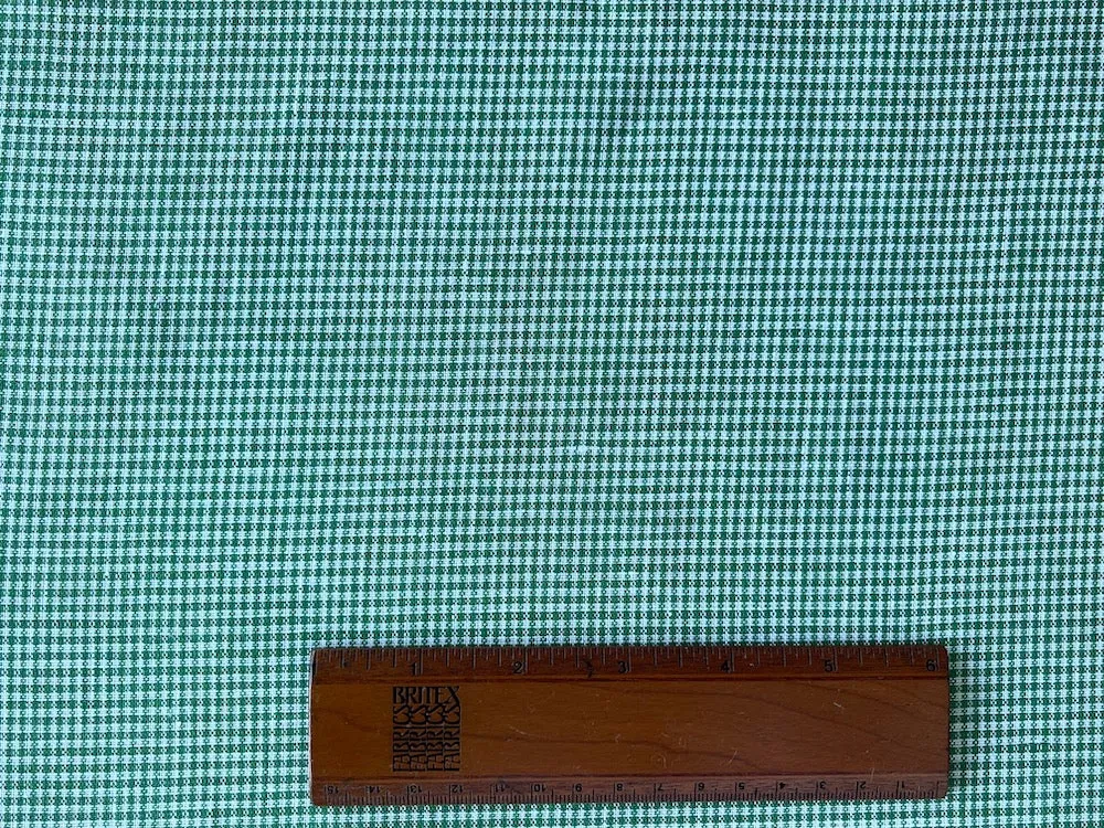 Mid-Weight Shamrock & White Micro-Check Linen (Made in Poland)