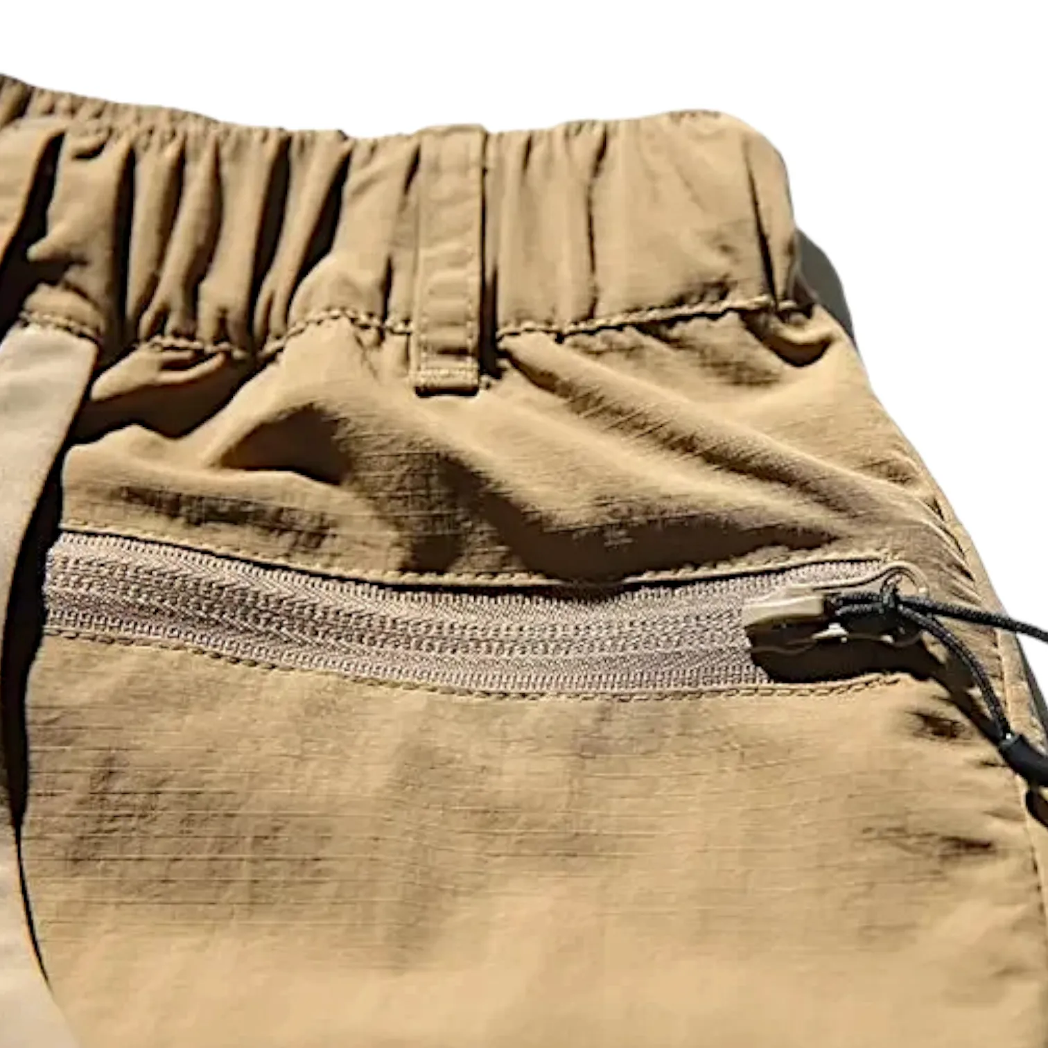 Technical camping shorts with contrast pocket