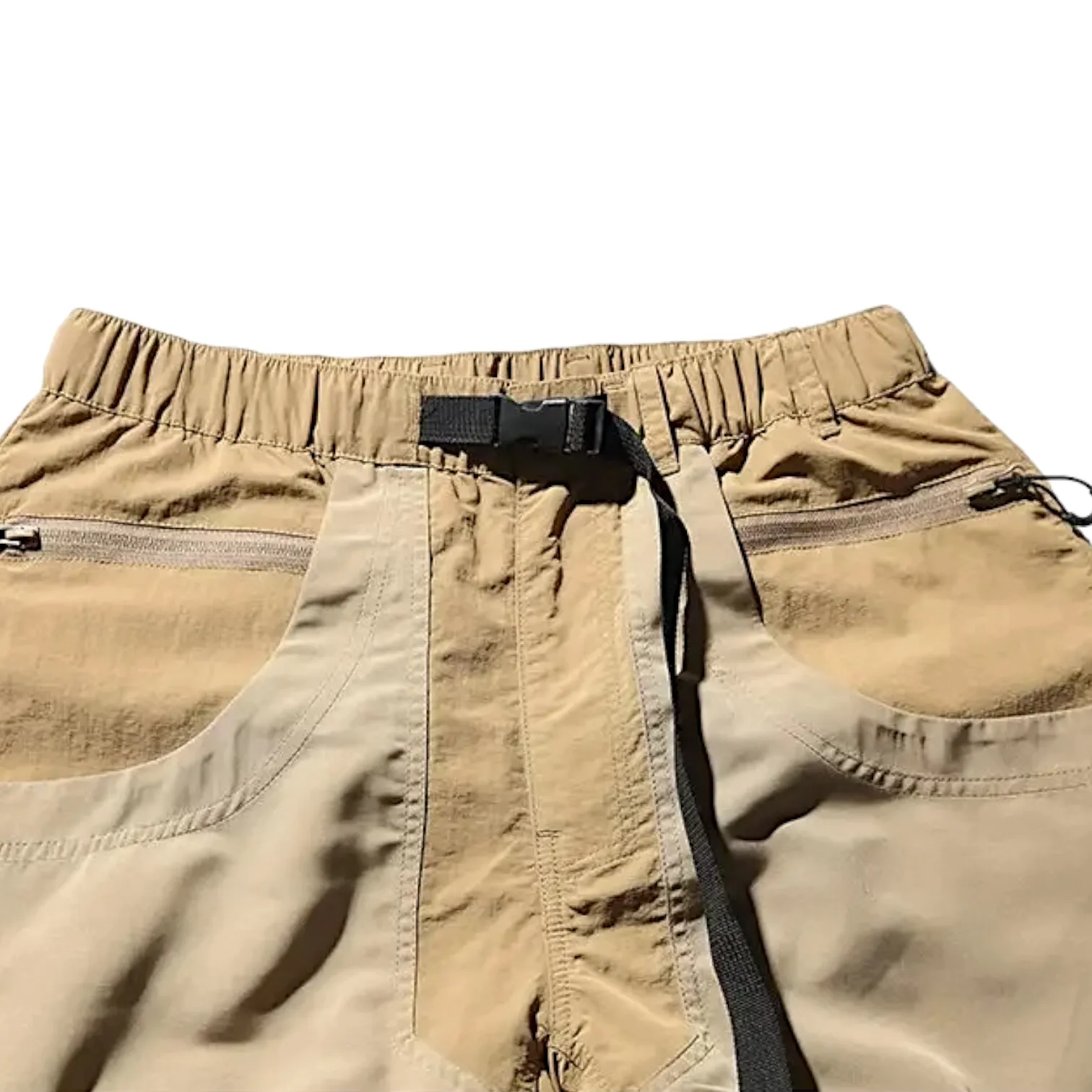 Technical camping shorts with contrast pocket