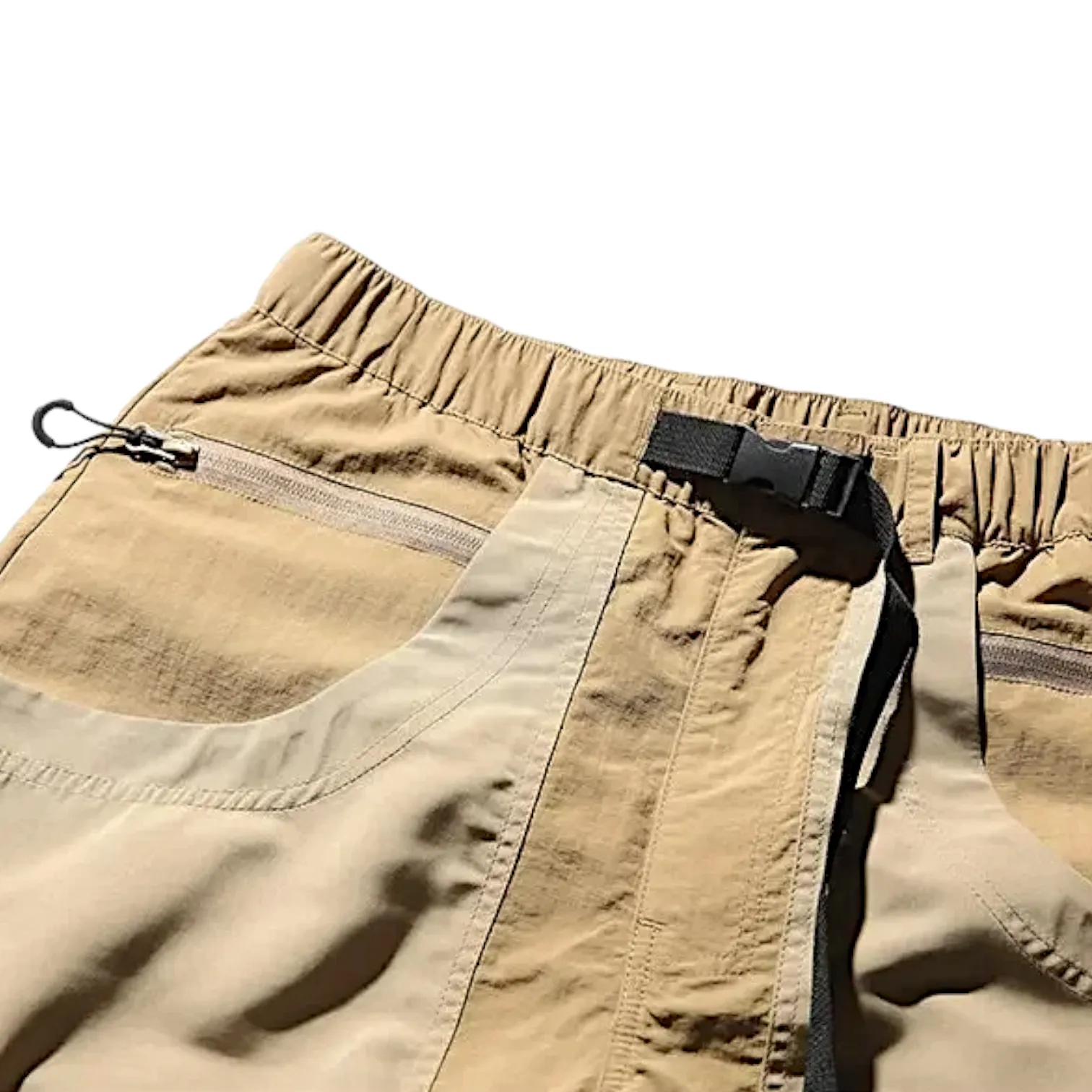 Technical camping shorts with contrast pocket