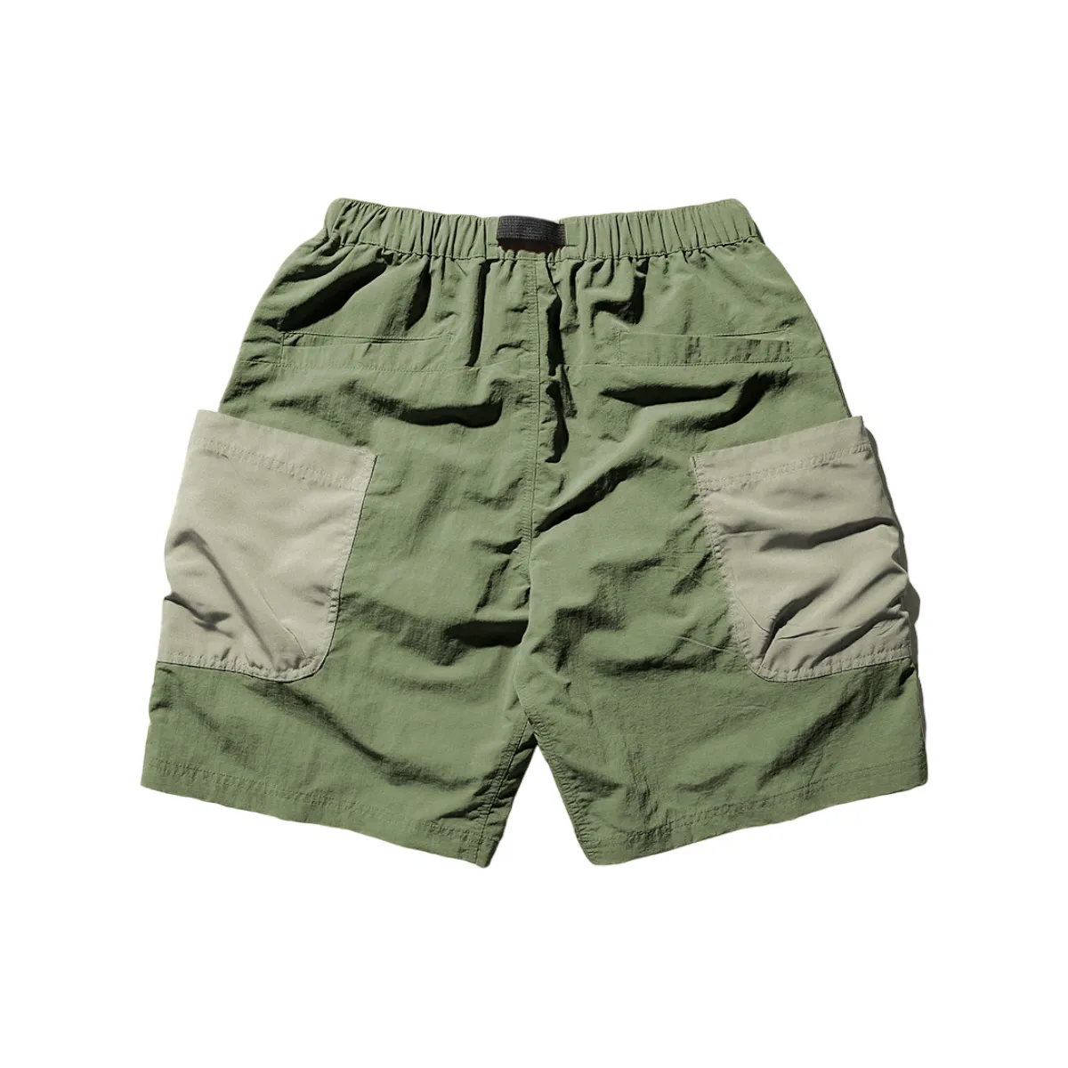 Technical camping shorts with contrast pocket